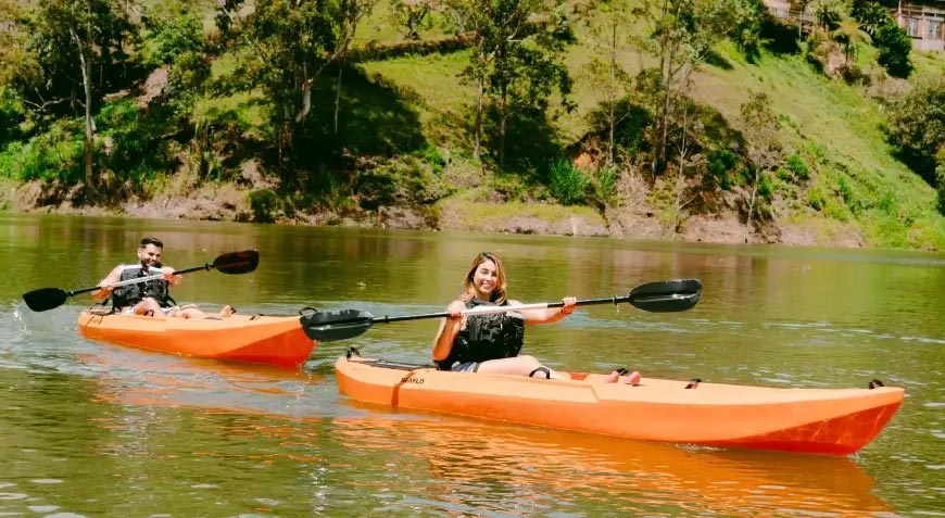 Paseo en kayak Glamping La Cepa Guatapé Colombia